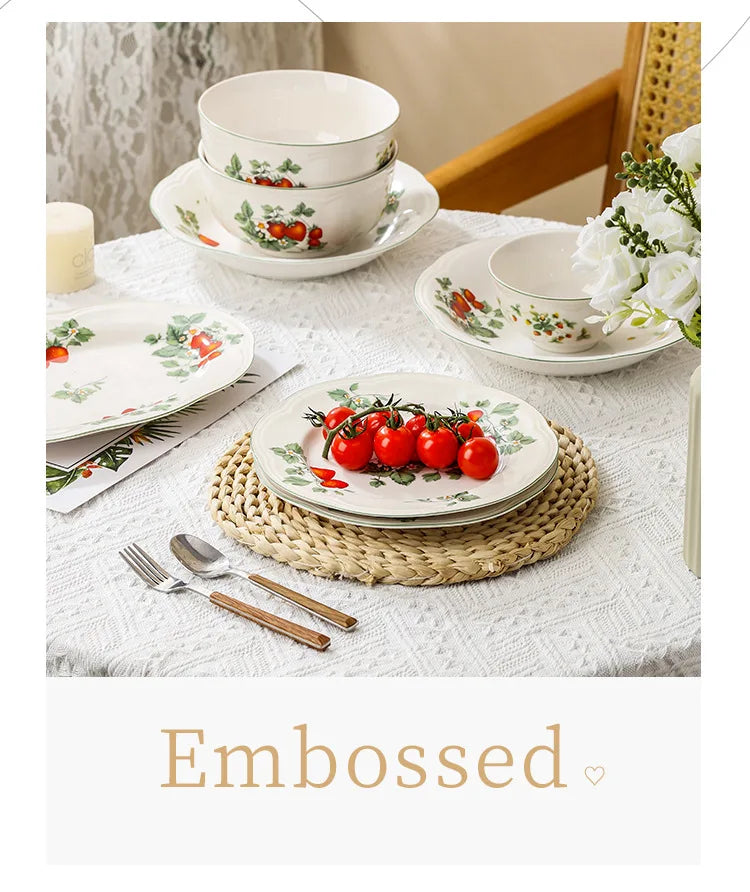 Retro Strawberry Dinner Plate and Bowl Set Decorative Ceramic Salad Dessert Plate Curry Pasta Dish Crockery Dinnerware Set