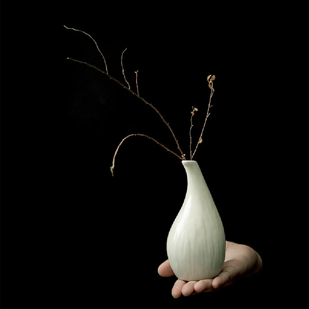 Ceramic vase ornaments, flower arrangements, desktop office and home decor