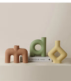 INS Ceramic Art Vase, Modern Simple Home Living Room Flower Arrangement, Advanced Sense Decorative Device, New