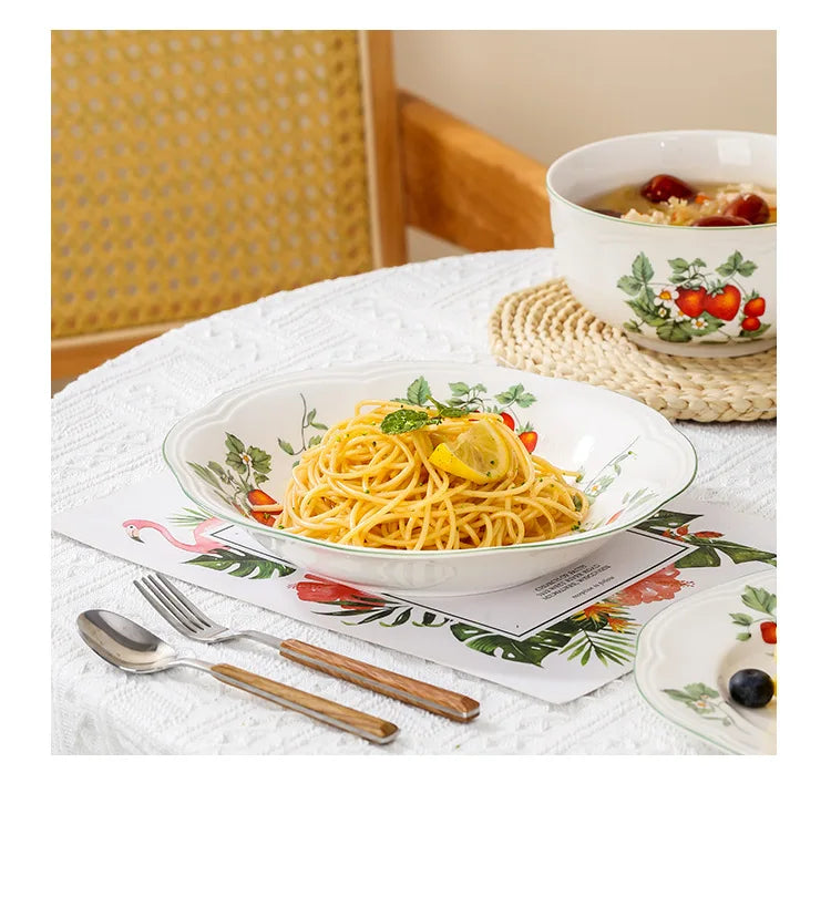 Retro Strawberry Dinner Plate and Bowl Set Decorative Ceramic Salad Dessert Plate Curry Pasta Dish Crockery Dinnerware Set