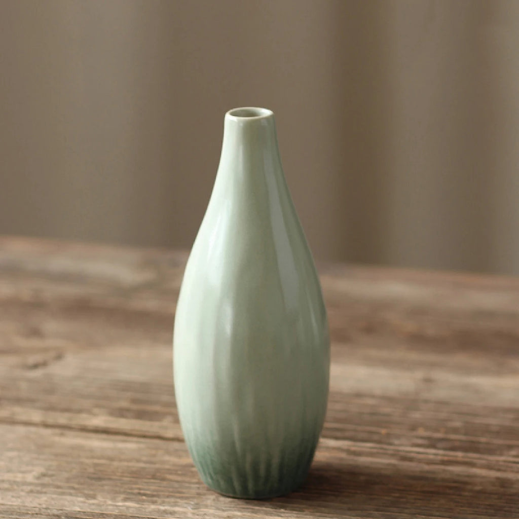 Ceramic vase ornaments, flower arrangements, desktop office and home decor