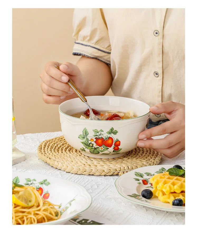 Retro Strawberry Dinner Plate and Bowl Set Decorative Ceramic Salad Dessert Plate Curry Pasta Dish Crockery Dinnerware Set