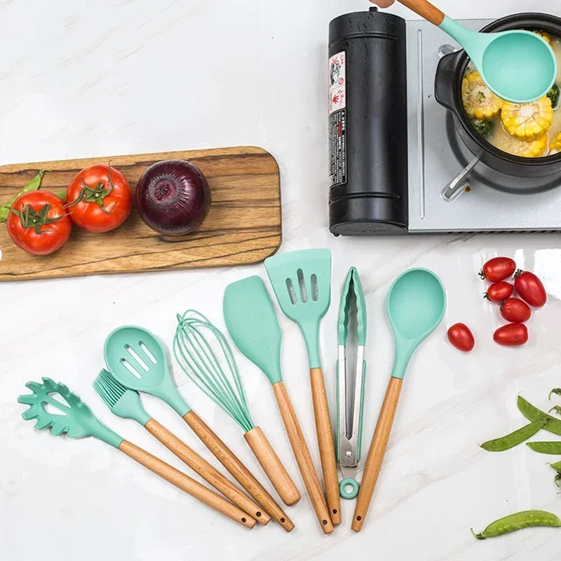 Silicone Kitchen Utensils Set with Wooden Handle Non-stick Kitchen Utensils Spade Shovel Egg Cookware Blenders 12 Uds