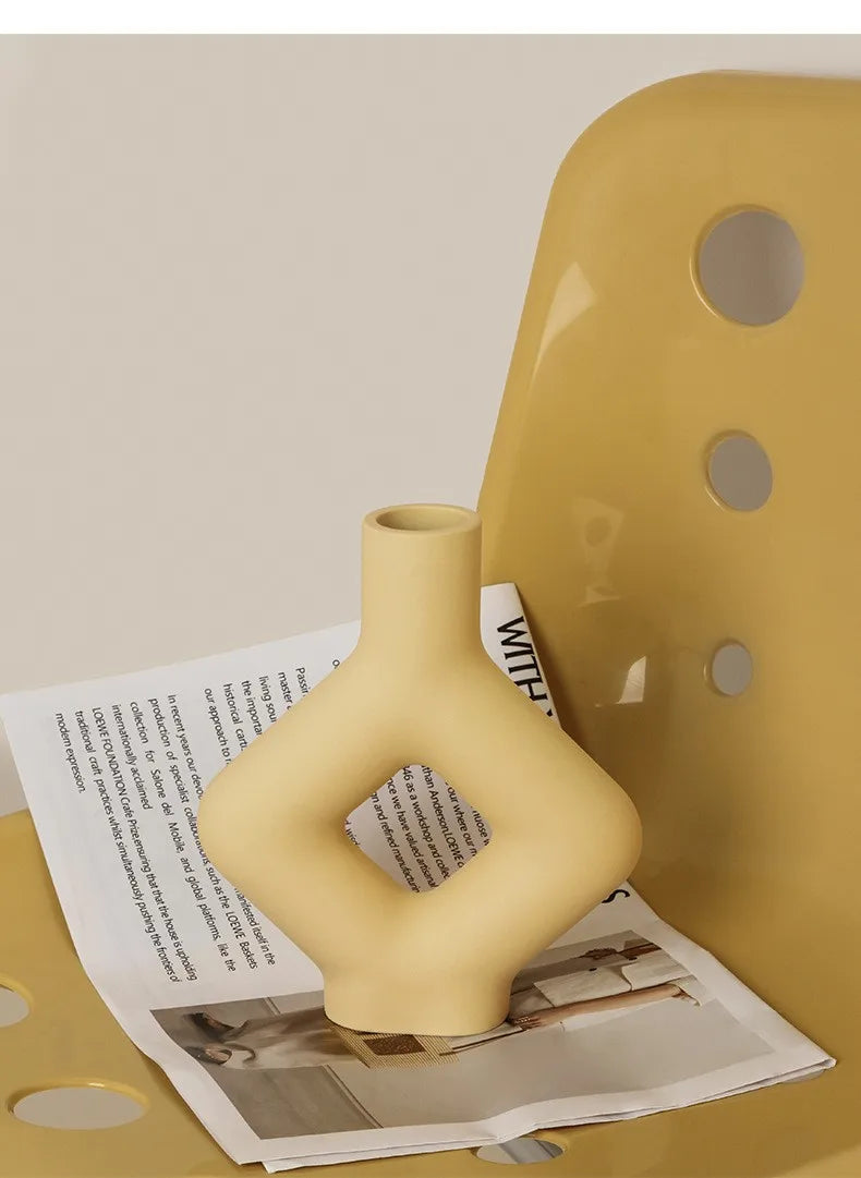 INS Ceramic Art Vase, Modern Simple Home Living Room Flower Arrangement, Advanced Sense Decorative Device, New